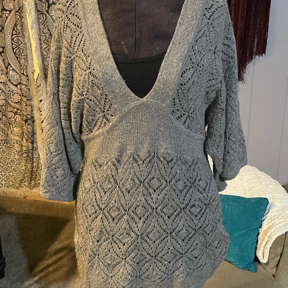 Heather gray empire waist sweater. ❤️